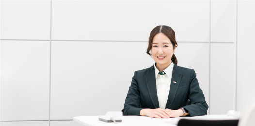 銀行の接客・事務というとこなしていく仕事と思うかもしれないけど、それは違う、挑戦していく面白さがあるんです。